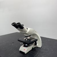 Leica DM 750/4K Microscope image 1